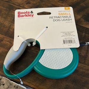 Small retractable dog leash Boots & Barkley